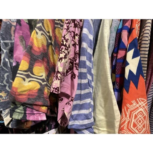 Lularoe Blowout NEW Bulk lot Of 20 Pictured Items New W Tags Wholesale Resale - Picture 7 of 14
